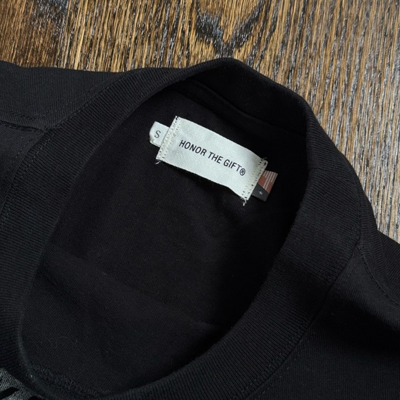 Honor the Gift Tee - Picture 2 of 3